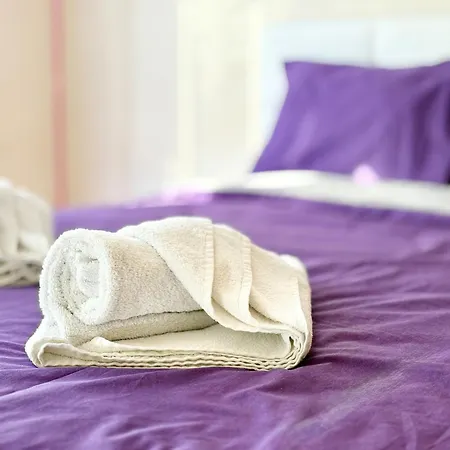 Chayka Chic Apartment Warna