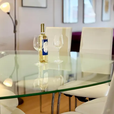 Chayka Chic Apartment *