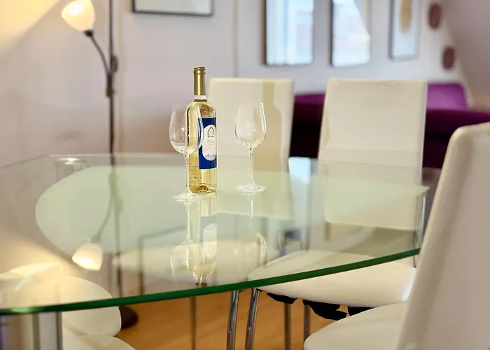 Chayka Chic Apartment *